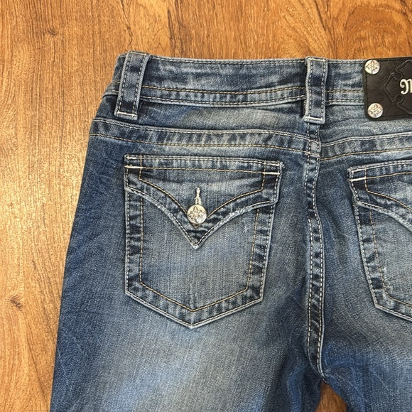 Miss Me Mid-Rise Skinny Jeans. 29 - Picture 7 of 12